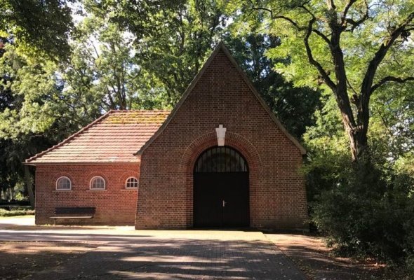 Kapelle-aussen-1-768x1024